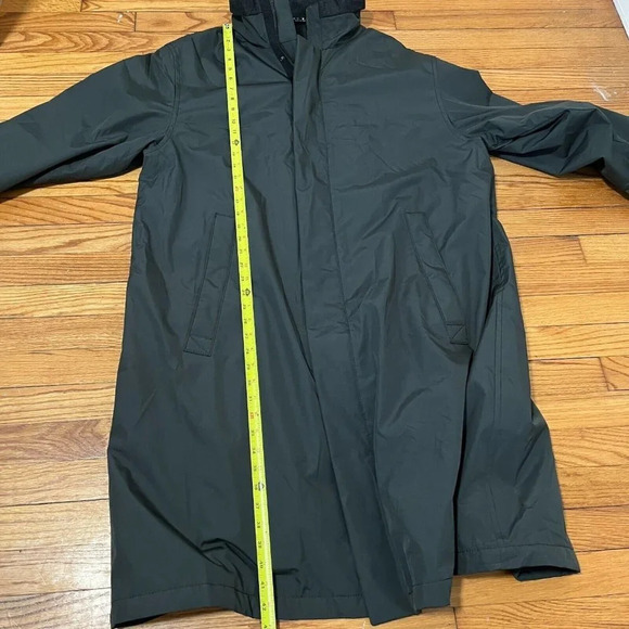 Hugo Boss Dark Green Nylon Long Winter Coat with Zippered Hood‎ - Picture 6 of 7